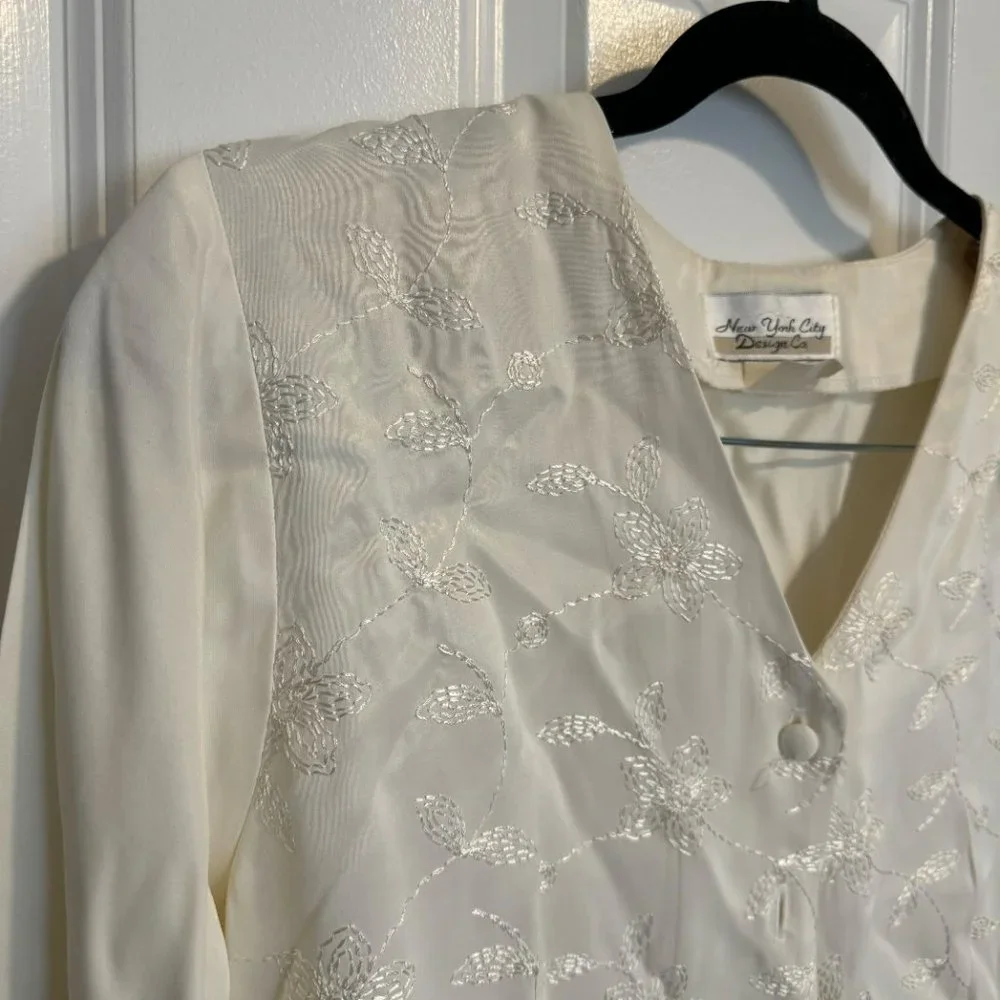 Vintage New York City‎ Design Co Cream Embroidered Blouse - Size 6 - Picture 2 of 8